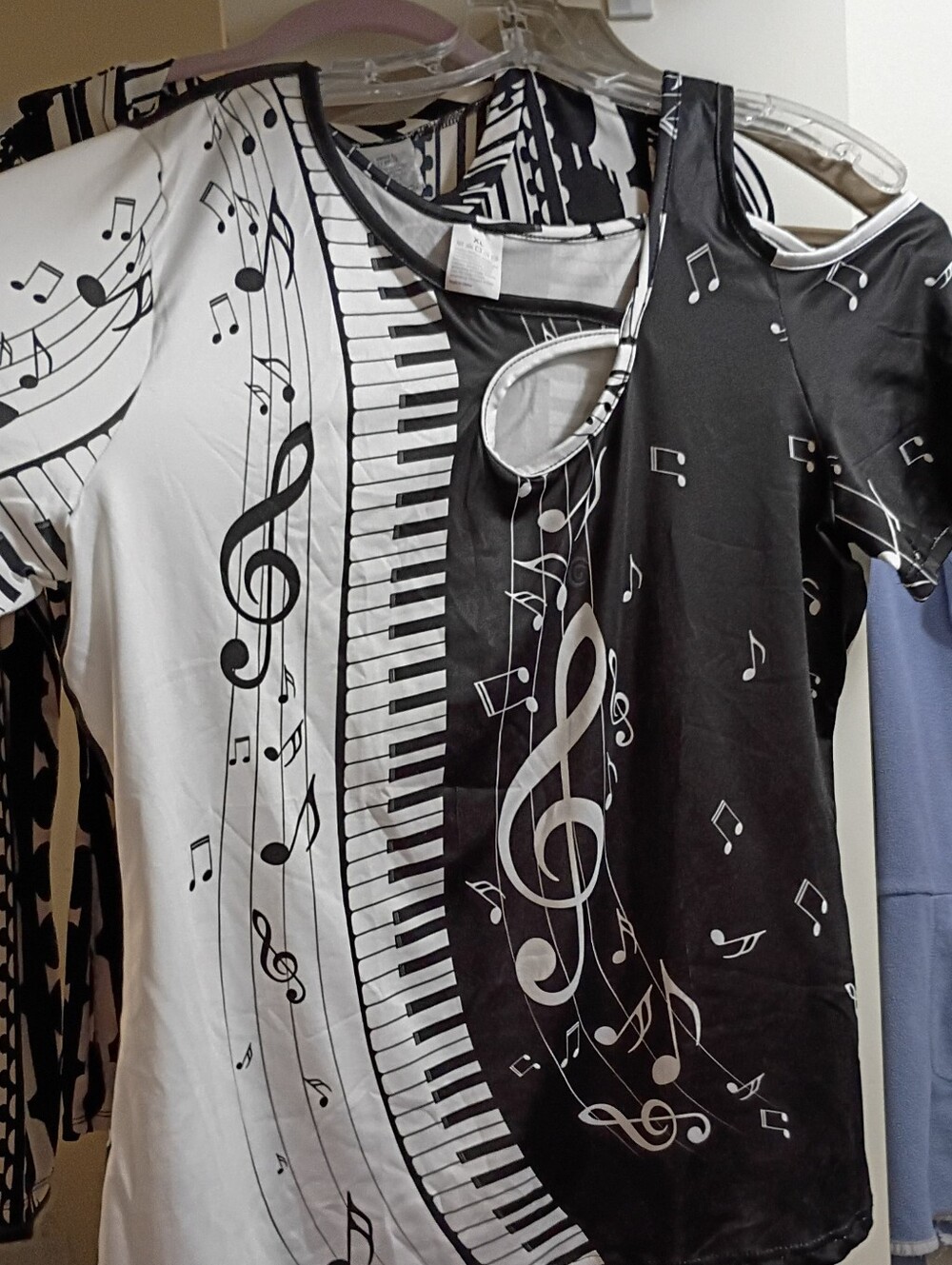Women’s Black & White Piano-Print Tank Top - XL